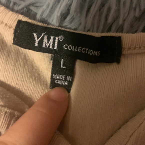 T- with buttons! - Picture 2 of 2